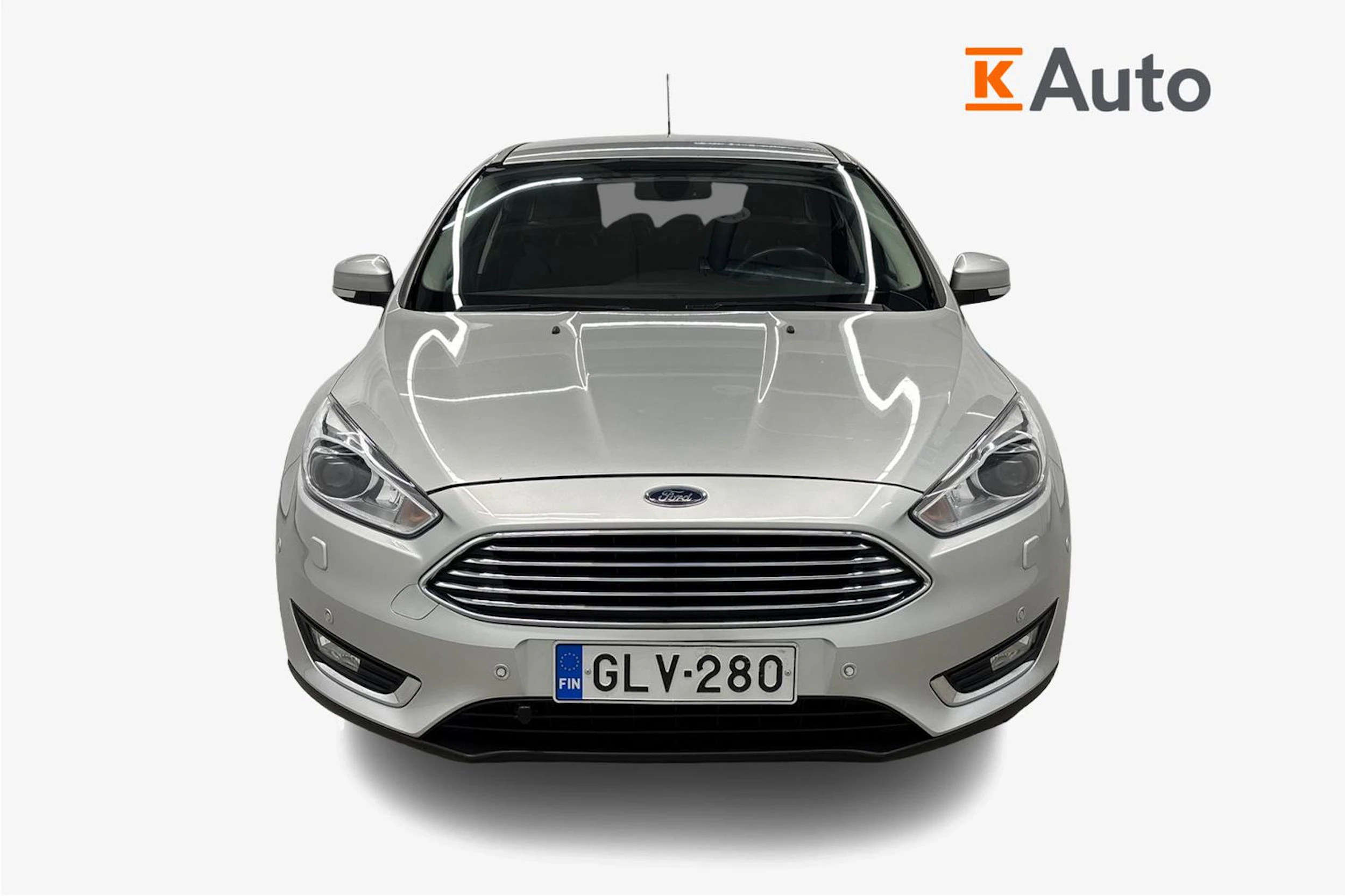 harmaa Ford Focus 2016 kuva 4.