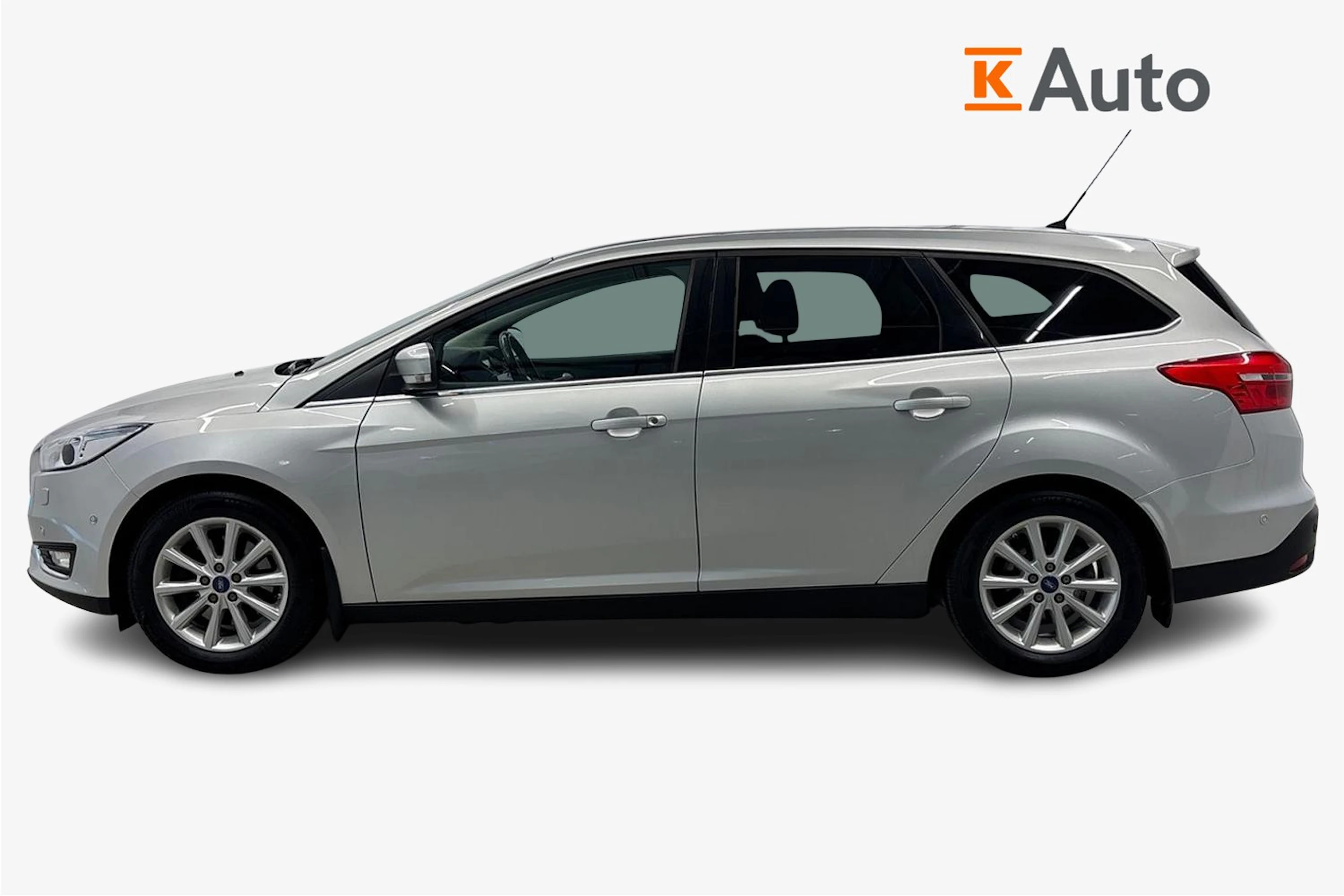 harmaa Ford Focus 2016 kuva 5.