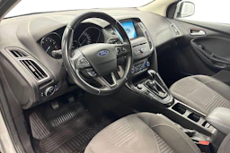 harmaa Ford Focus 2016 kuva 6.