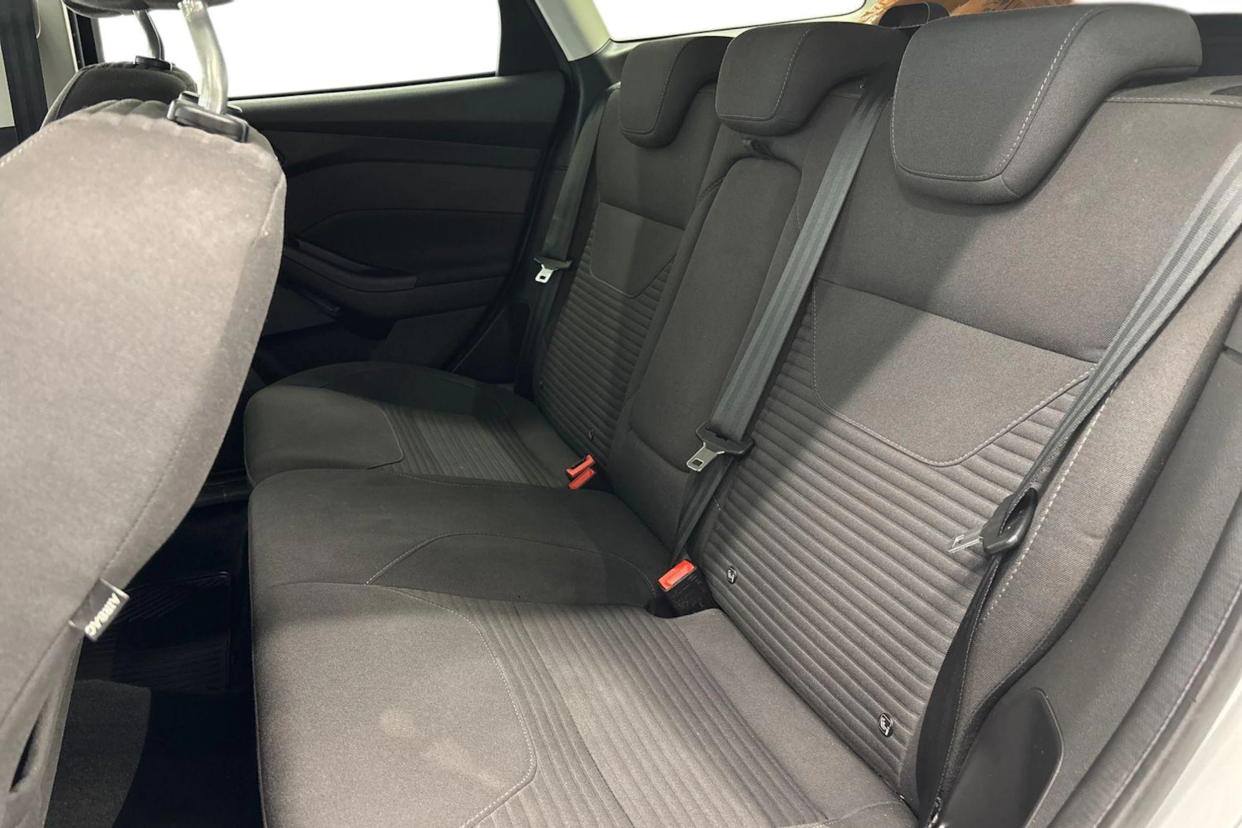 harmaa Ford Focus 2016 kuva 8.