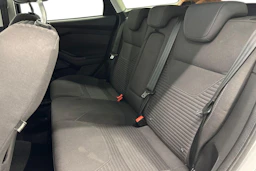 harmaa Ford Focus 2016 kuva 8.