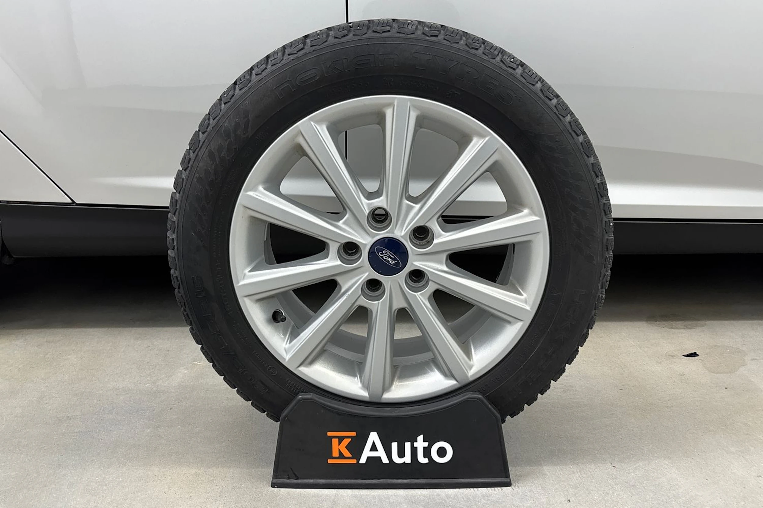 harmaa Ford Focus 2016 kuva 10.