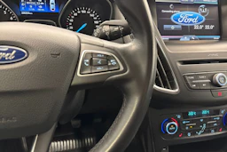 harmaa Ford Focus 2016 kuva 13.