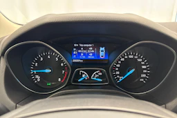 harmaa Ford Focus 2016 kuva 14.