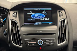 harmaa Ford Focus 2016 kuva 17.