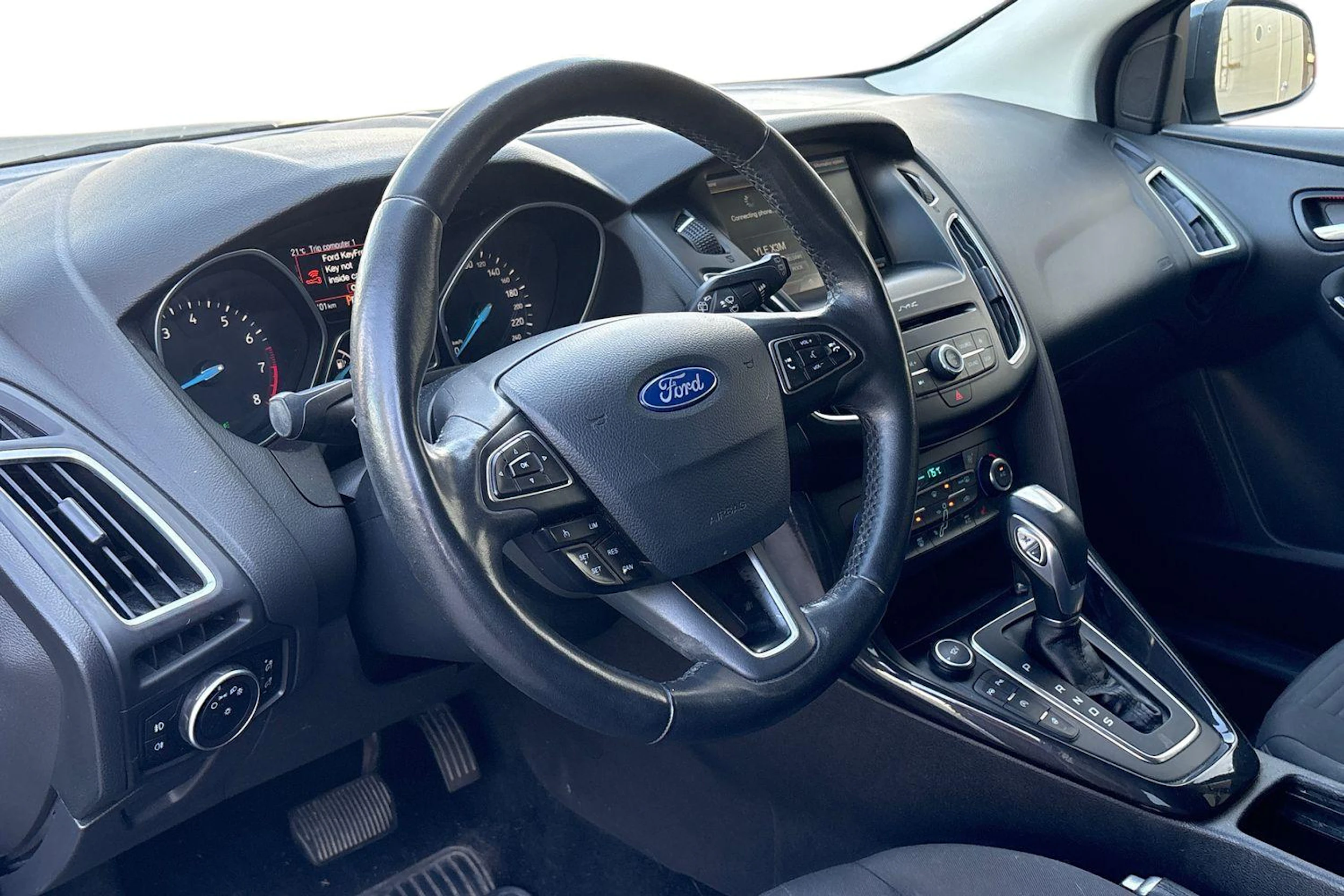 harmaa Ford Focus 2016 kuva 3.