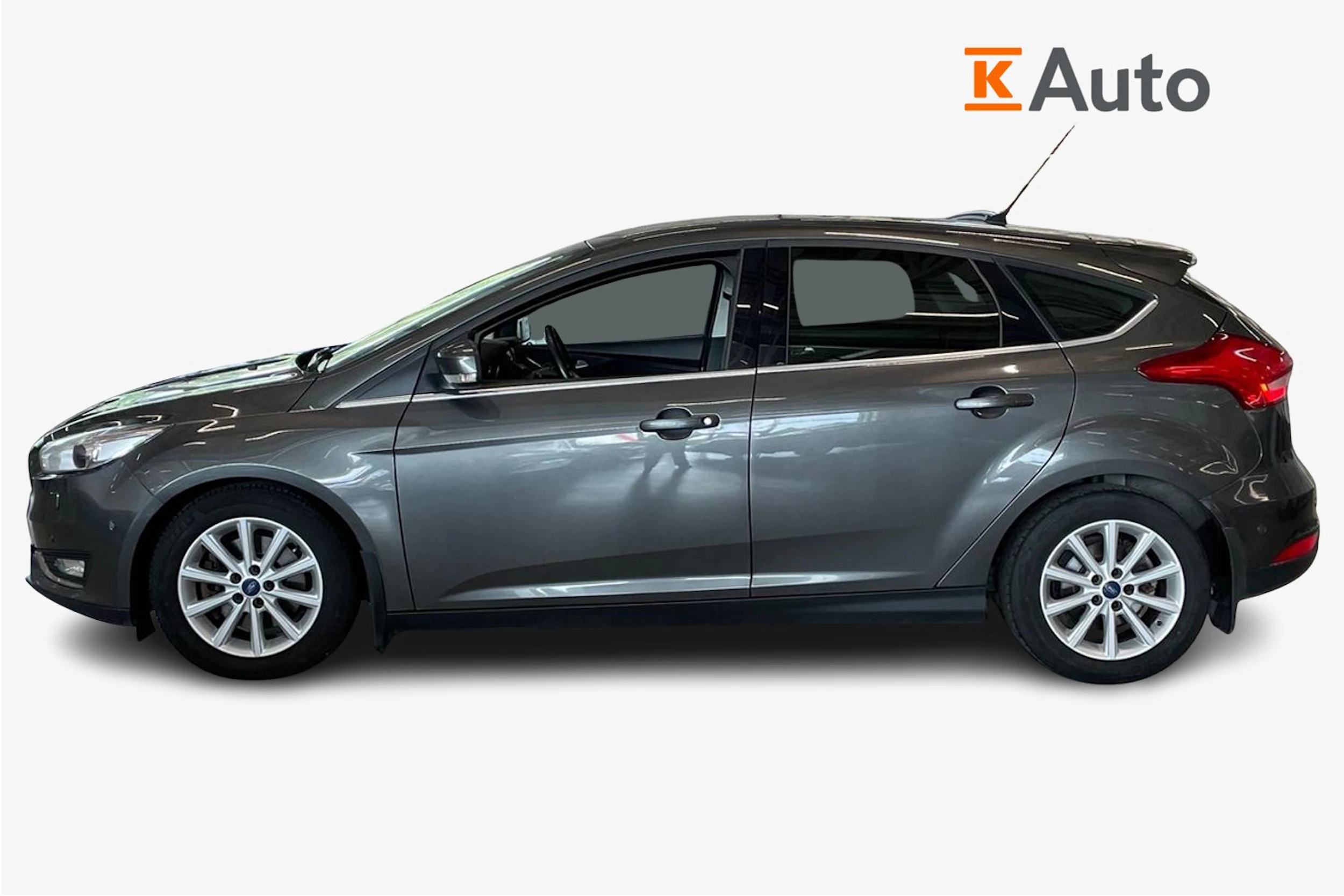 harmaa Ford Focus 2016 kuva 5.