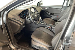harmaa Ford Focus 2016 kuva 6.