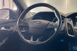harmaa Ford Focus 2016 kuva 13.