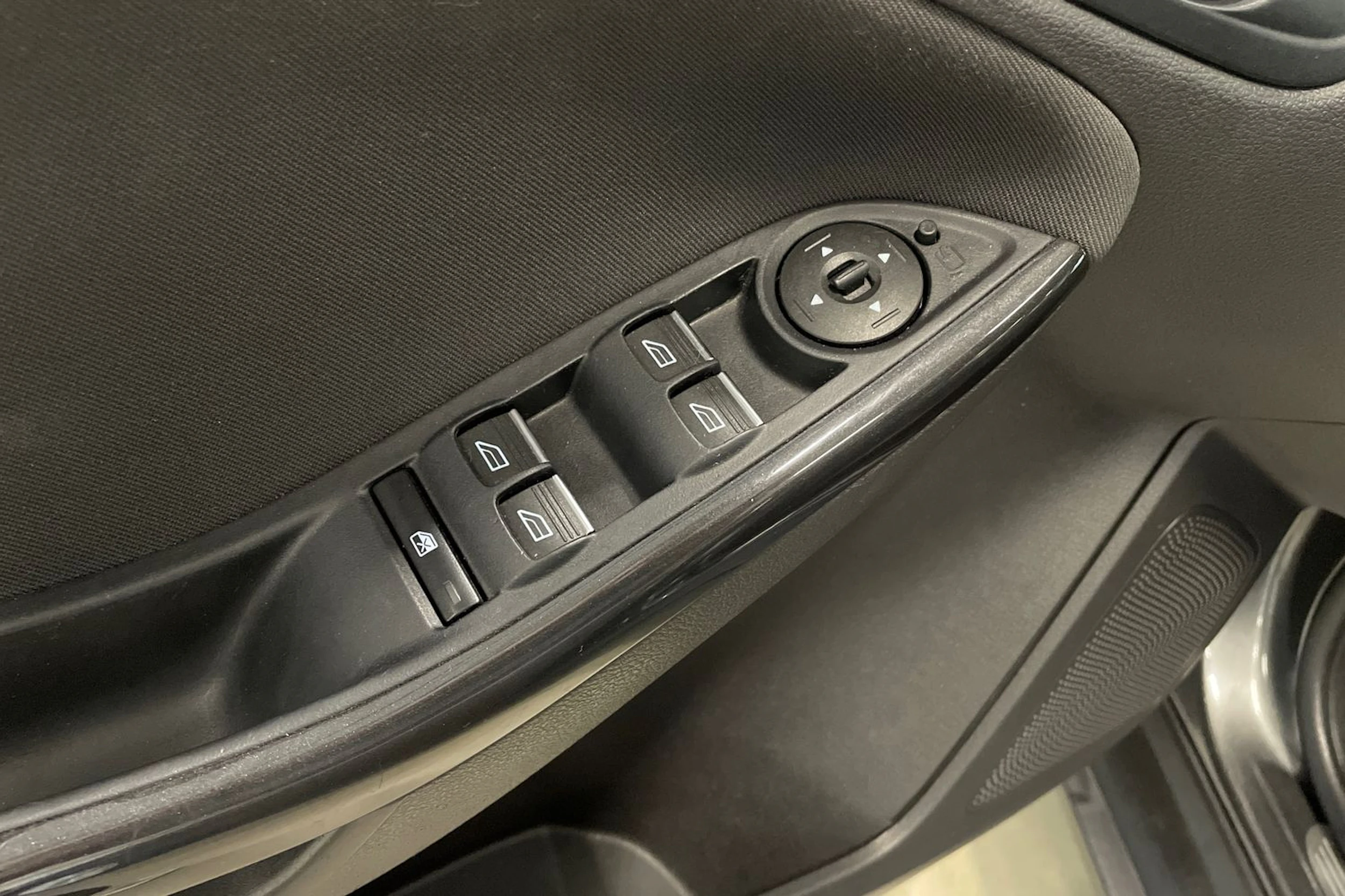 harmaa Ford Focus 2016 kuva 26.