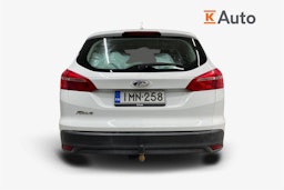 valkoinen Ford Focus 2016 kuva 3.