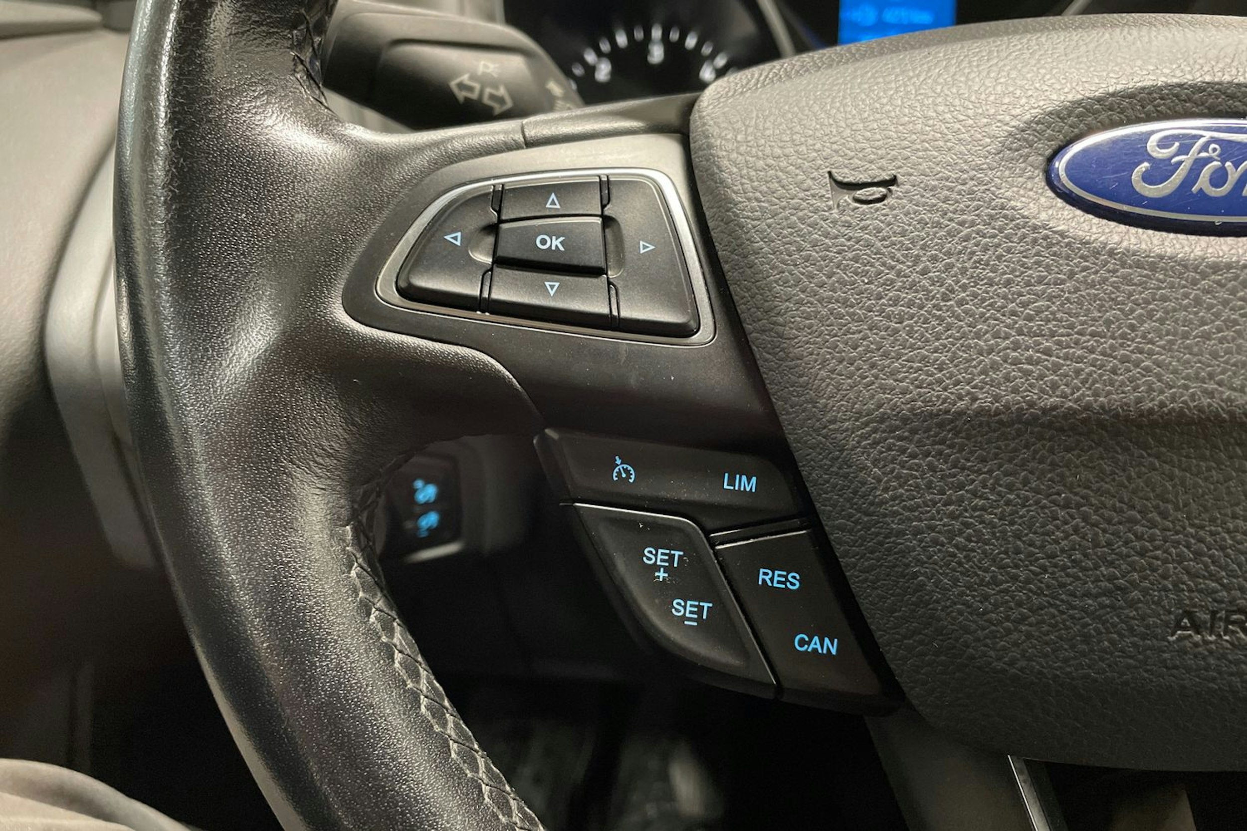 valkoinen Ford Focus 2016 kuva 20.