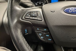 valkoinen Ford Focus 2016 kuva 20.