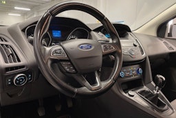 valkoinen Ford Focus 2016 kuva 23.