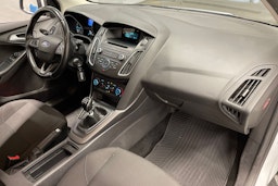 valkoinen Ford Focus 2016 kuva 25.
