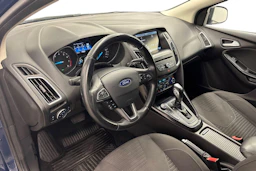 Sininen Ford FOCUS 2016 kuva 6.