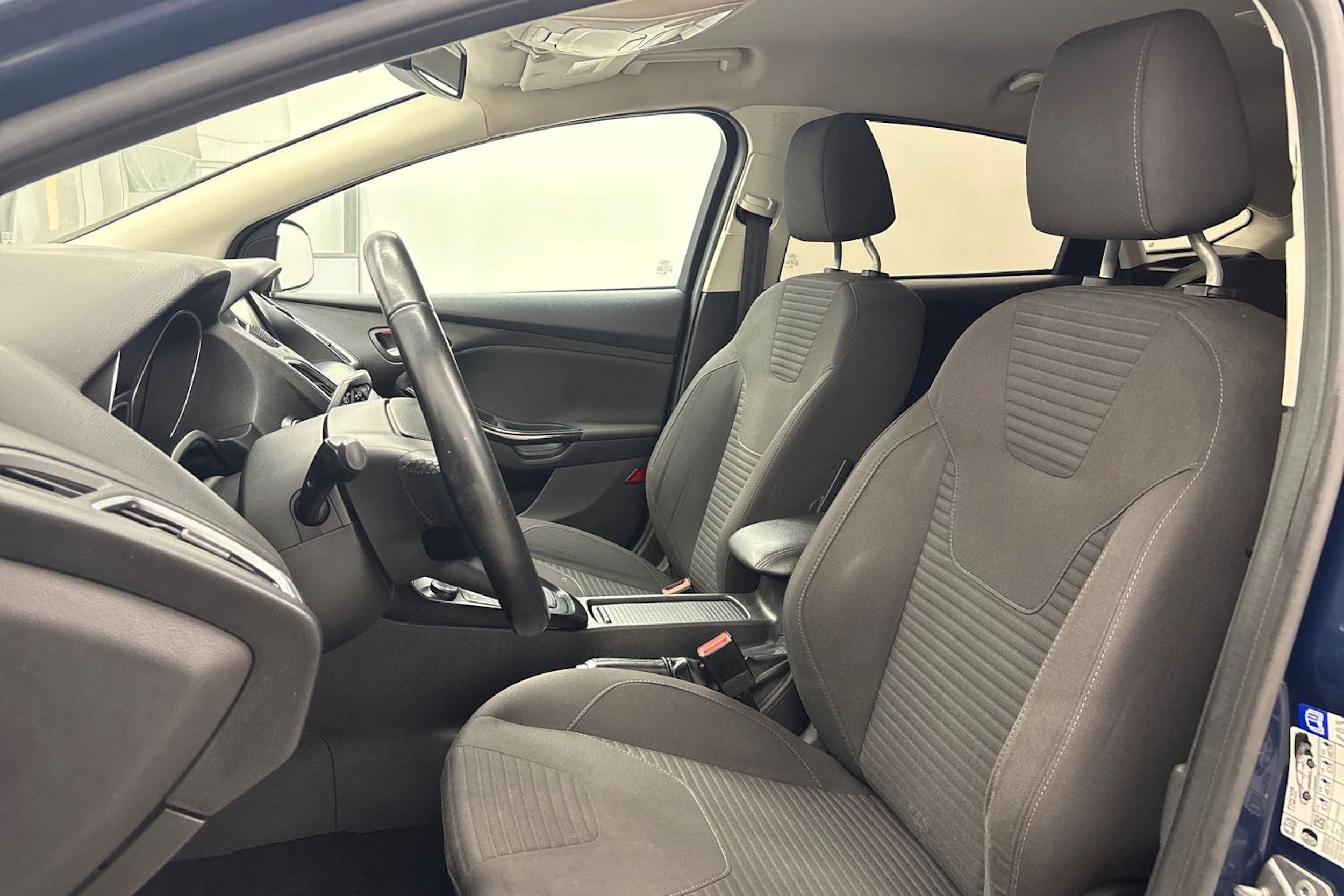Sininen Ford FOCUS 2016 kuva 11.
