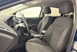 Sininen Ford FOCUS 2016 kuva 11.