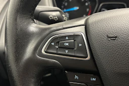 Sininen Ford FOCUS 2016 kuva 13.