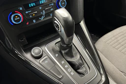 Sininen Ford FOCUS 2016 kuva 18.