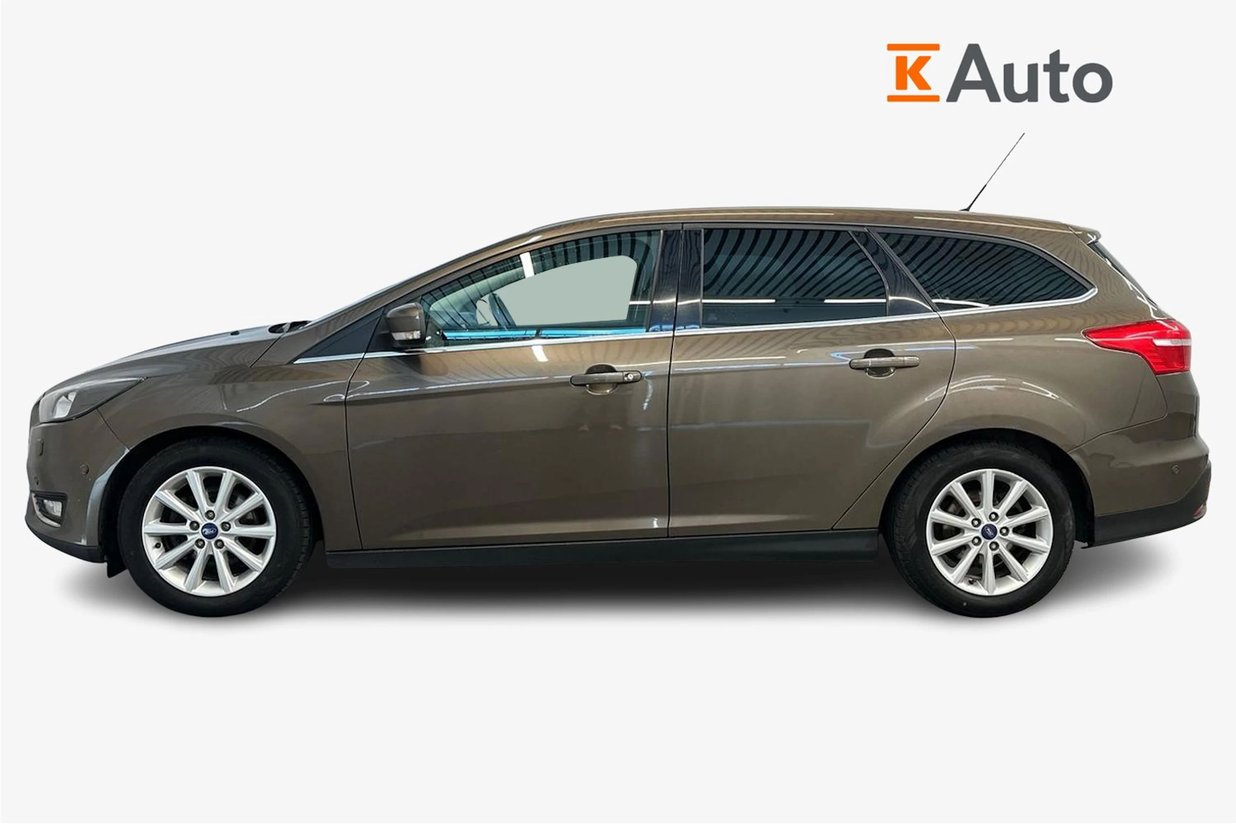 ruskea (beige) Ford Focus 2016 kuva 5.