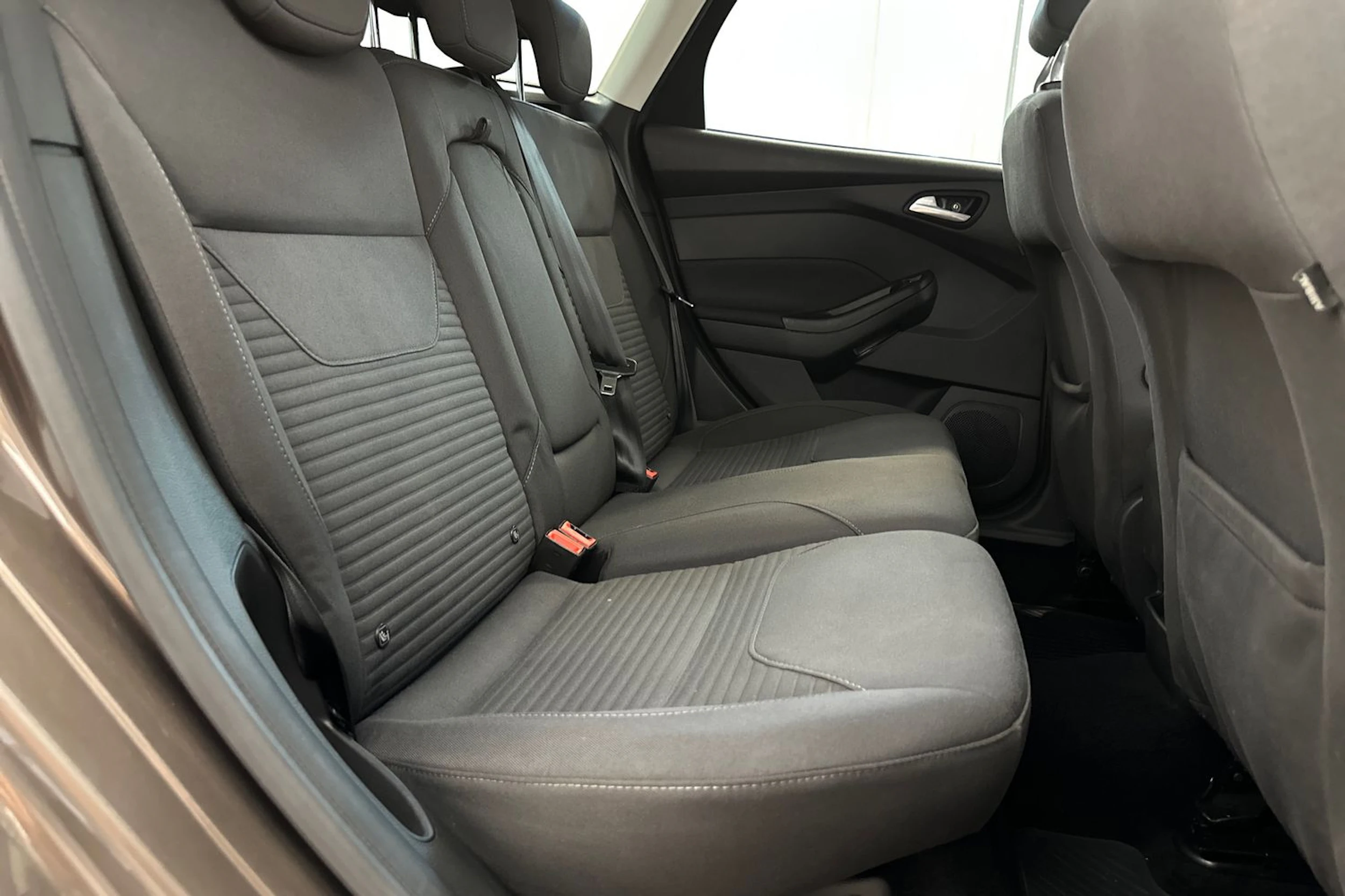 ruskea (beige) Ford Focus 2016 kuva 10.