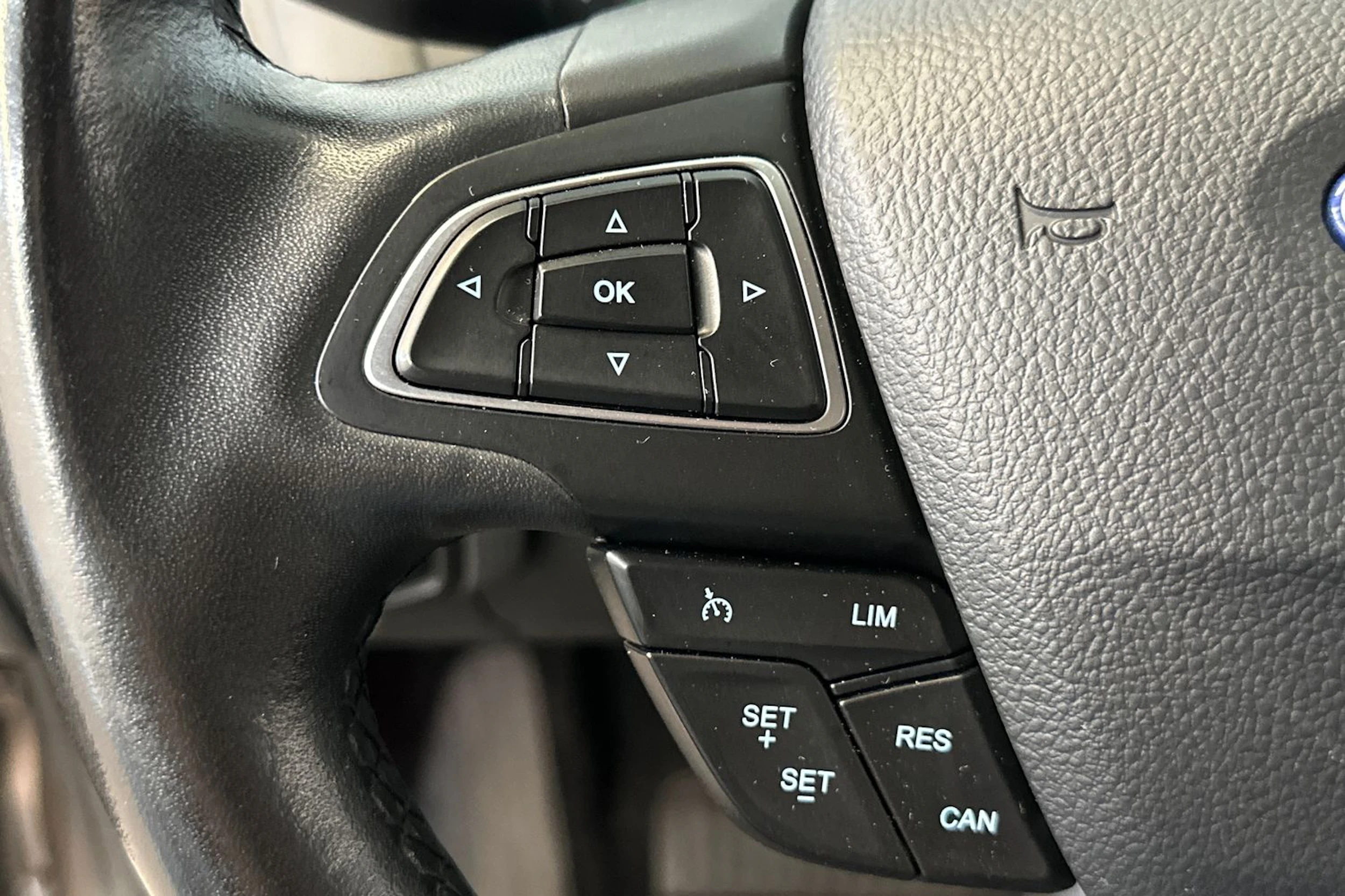 ruskea (beige) Ford Focus 2016 kuva 17.
