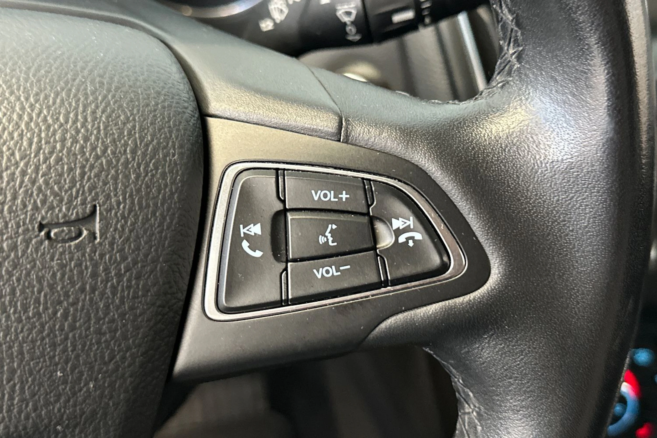 ruskea (beige) Ford Focus 2016 kuva 18.