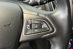 ruskea (beige) Ford Focus 2016 kuva 18.
