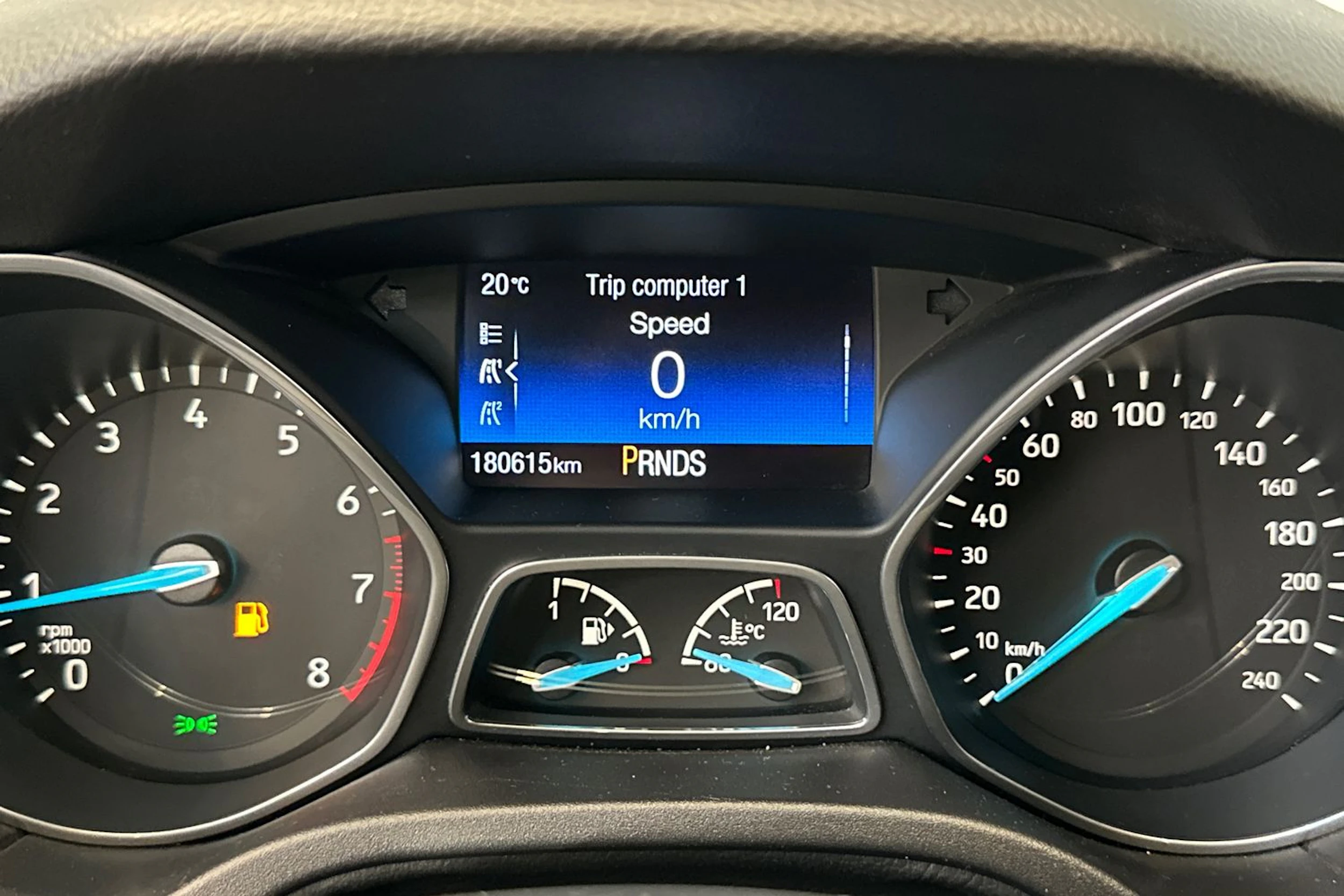 ruskea (beige) Ford Focus 2016 kuva 19.