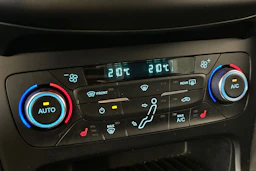 ruskea (beige) Ford Focus 2016 kuva 21.