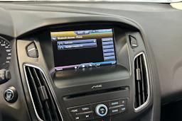 ruskea (beige) Ford Focus 2016 kuva 22.
