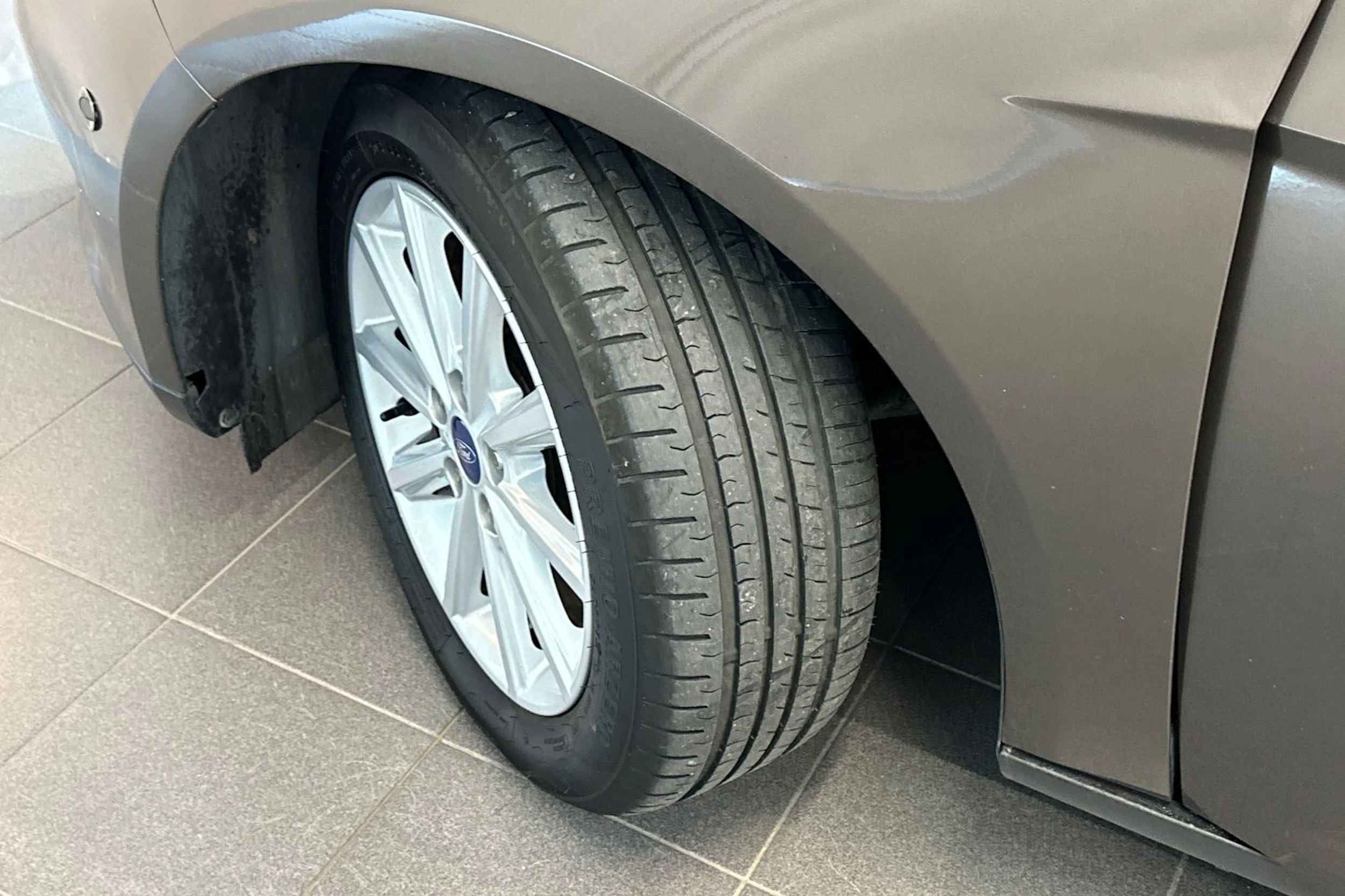 ruskea (beige) Ford Focus 2016 kuva 25.