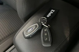 ruskea (beige) Ford Focus 2016 kuva 28.