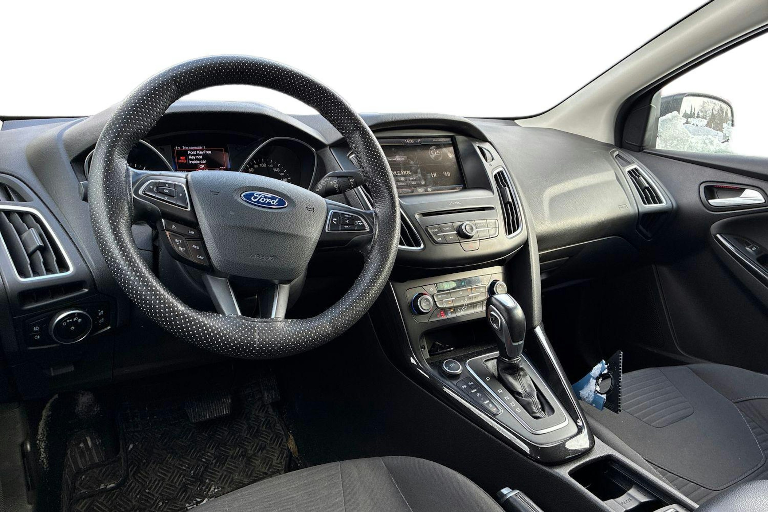 Valkoinen Ford FOCUS 2016 kuva 3.