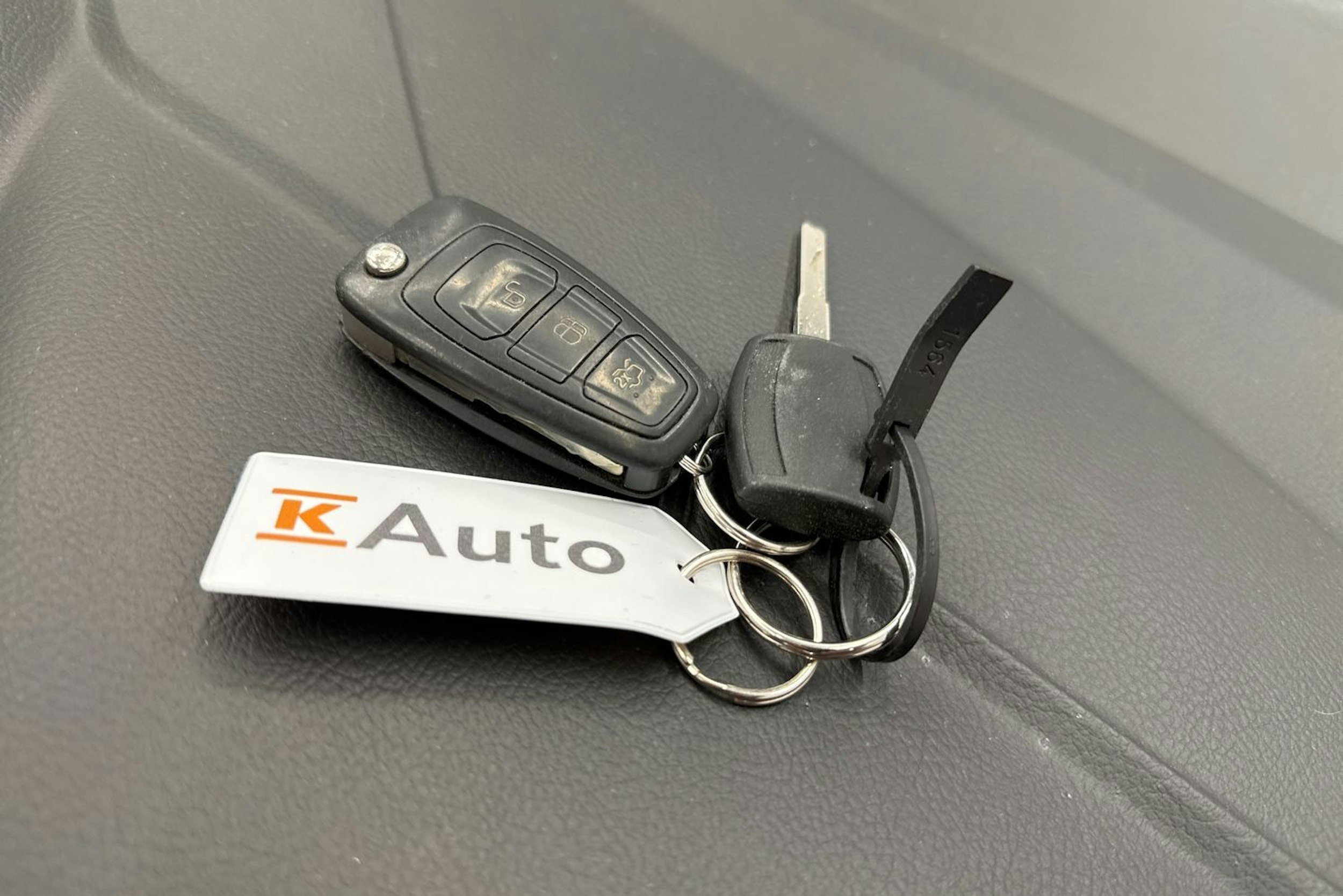 punainen Ford Focus 2016 kuva 26.