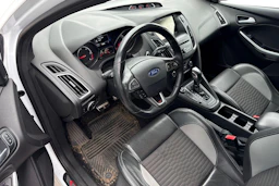 valkoinen Ford Focus 2016 kuva 3.