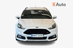 valkoinen Ford Focus 2016 kuva 5.