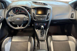 valkoinen Ford Focus 2016 kuva 9.