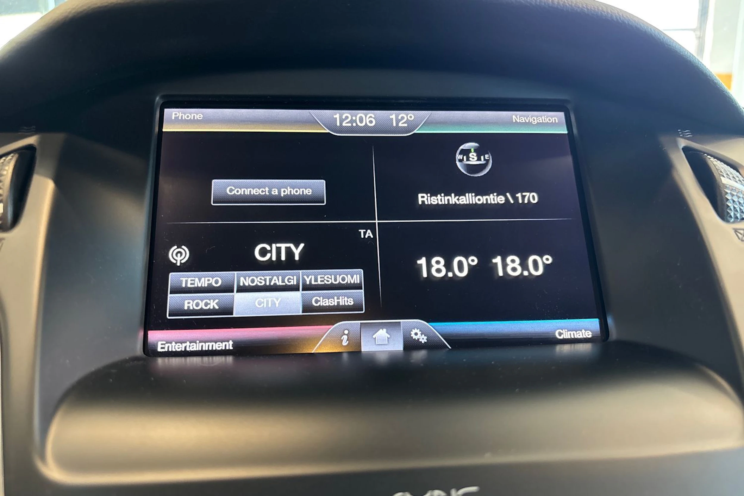 valkoinen Ford Focus 2016 kuva 25.