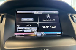 valkoinen Ford Focus 2016 kuva 25.