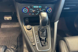 valkoinen Ford Focus 2016 kuva 26.