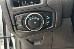 valkoinen Ford Focus 2016 kuva 33.