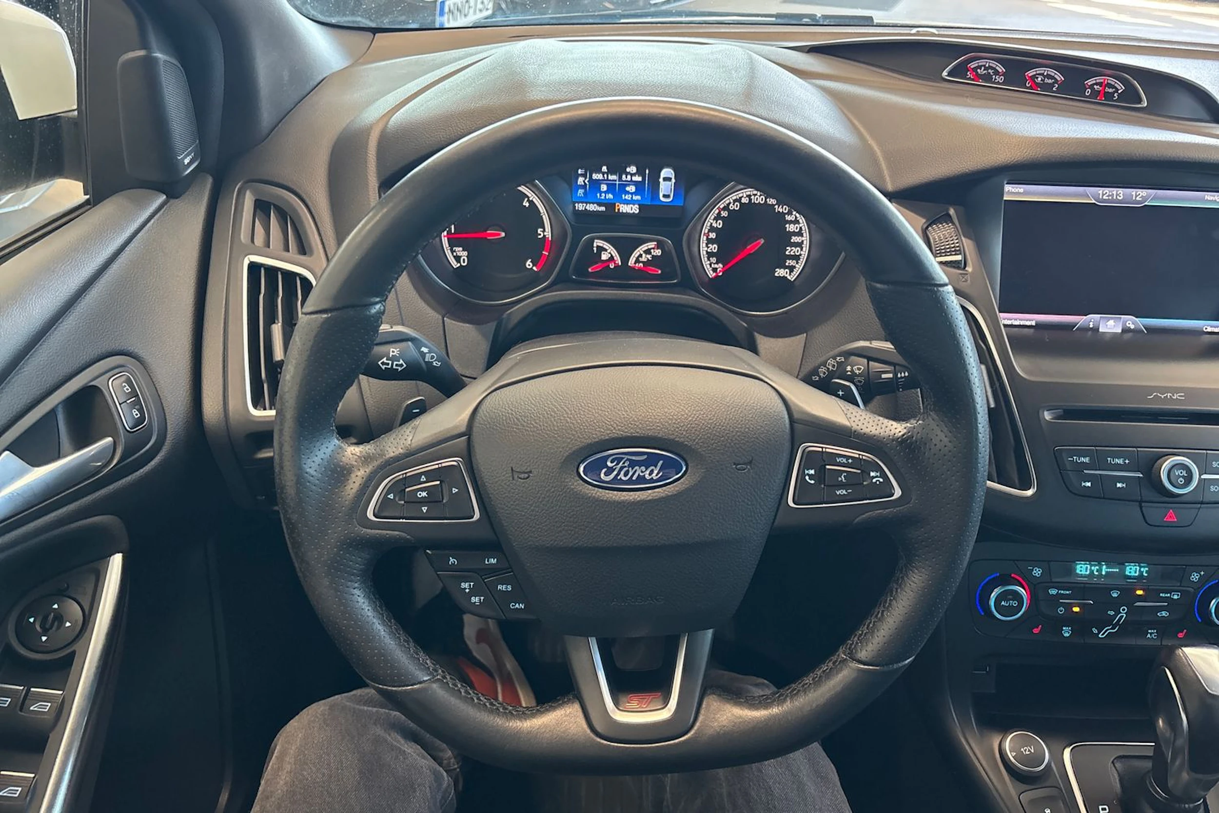valkoinen Ford Focus 2016 kuva 35.