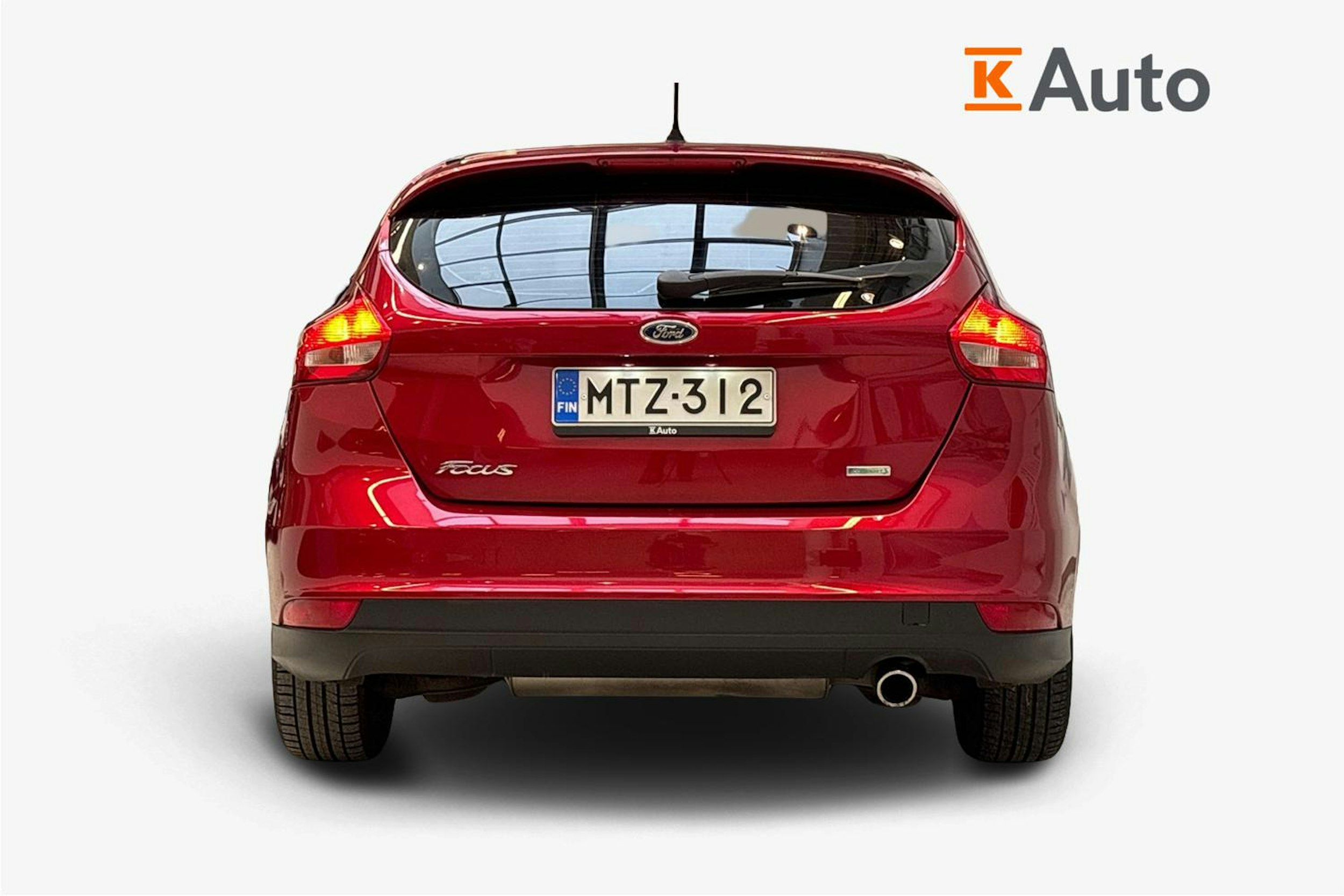 punainen Ford Focus 2016 kuva 3.