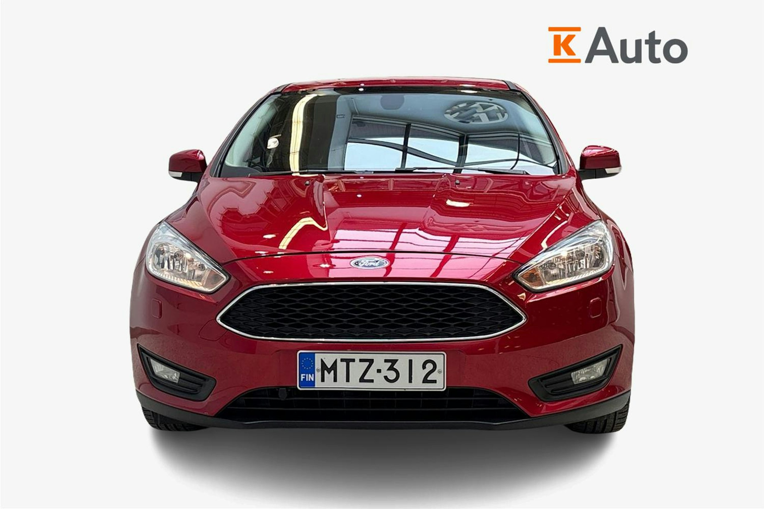 punainen Ford Focus 2016 kuva 5.