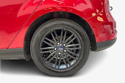 punainen Ford Focus 2016 kuva 11.