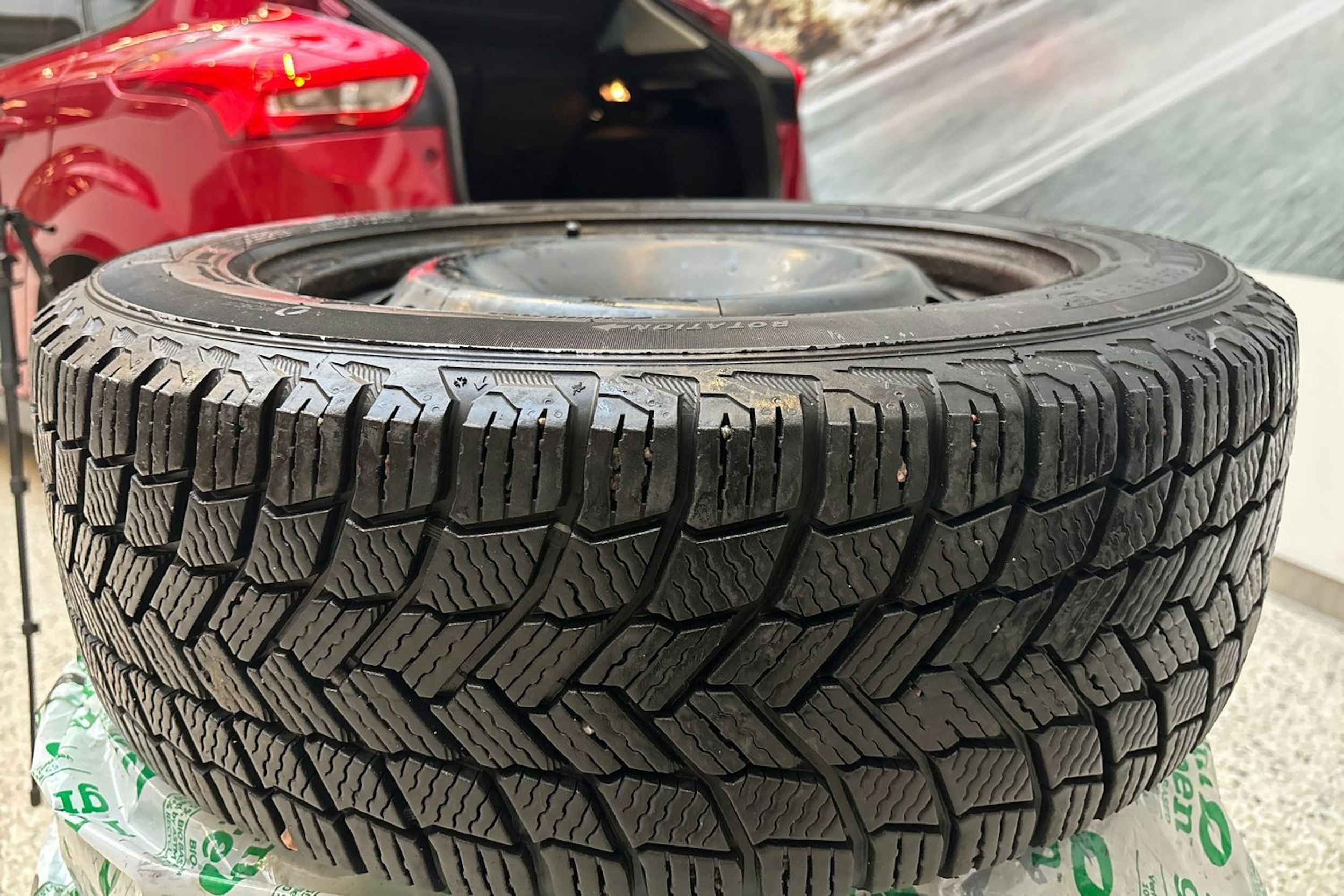 punainen Ford Focus 2016 kuva 14.