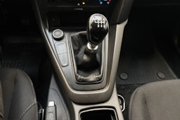 punainen Ford Focus 2016 kuva 20.