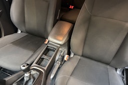 punainen Ford Focus 2016 kuva 22.